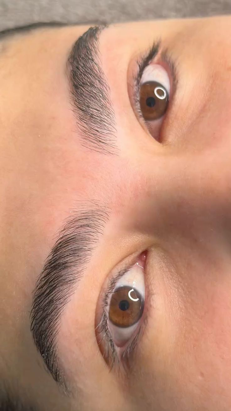 DESIGN DE SOBRANCELHAS